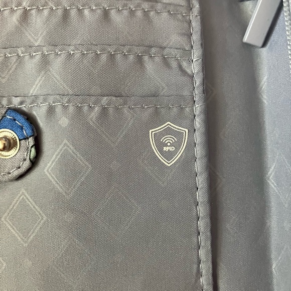 Vera Bradley purple wallet with key ring - Picture 4 of 4